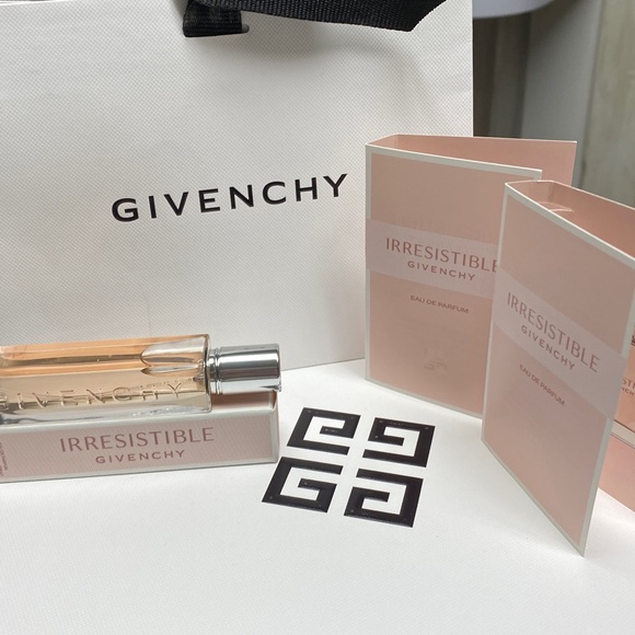 Givenchy Irresistible Very Floral - Picture 5 of 6